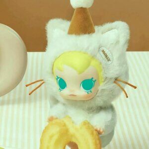 Baby Molly (Beige) It's Snack Time Pocket Friends Series Pendant POPMART